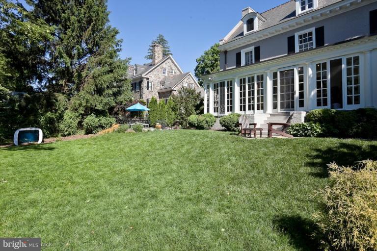 313 Overhill Road Baltimore, MD 21210 - Photo 3 of 28 Back yard