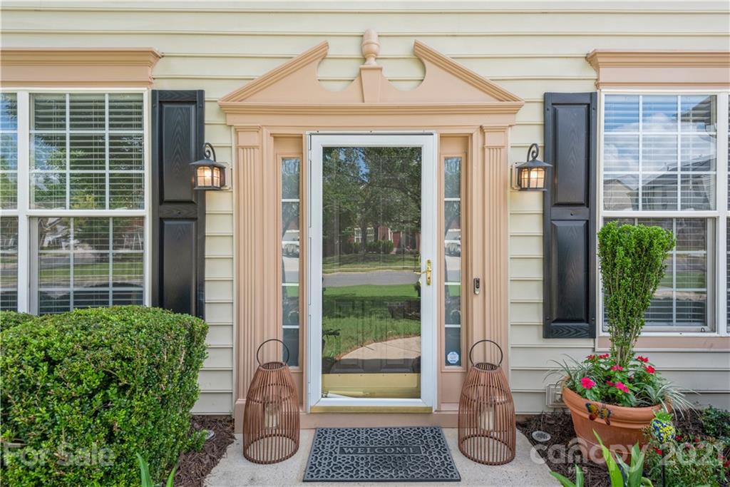 2129 Winthorp Ridge Road, Unit 286 Charlotte, NC 28270 - Photo 2 of 31 Gallery Image 2
