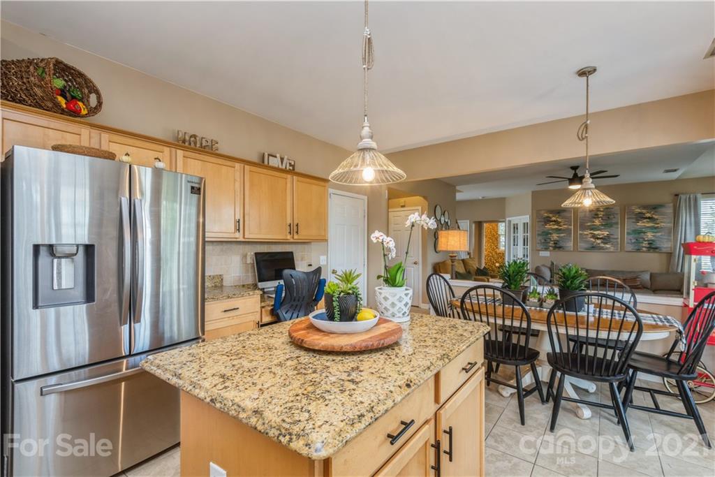 2129 Winthorp Ridge Road, Unit 286 Charlotte, NC 28270 - Photo 19 of 31 Gallery Image 19