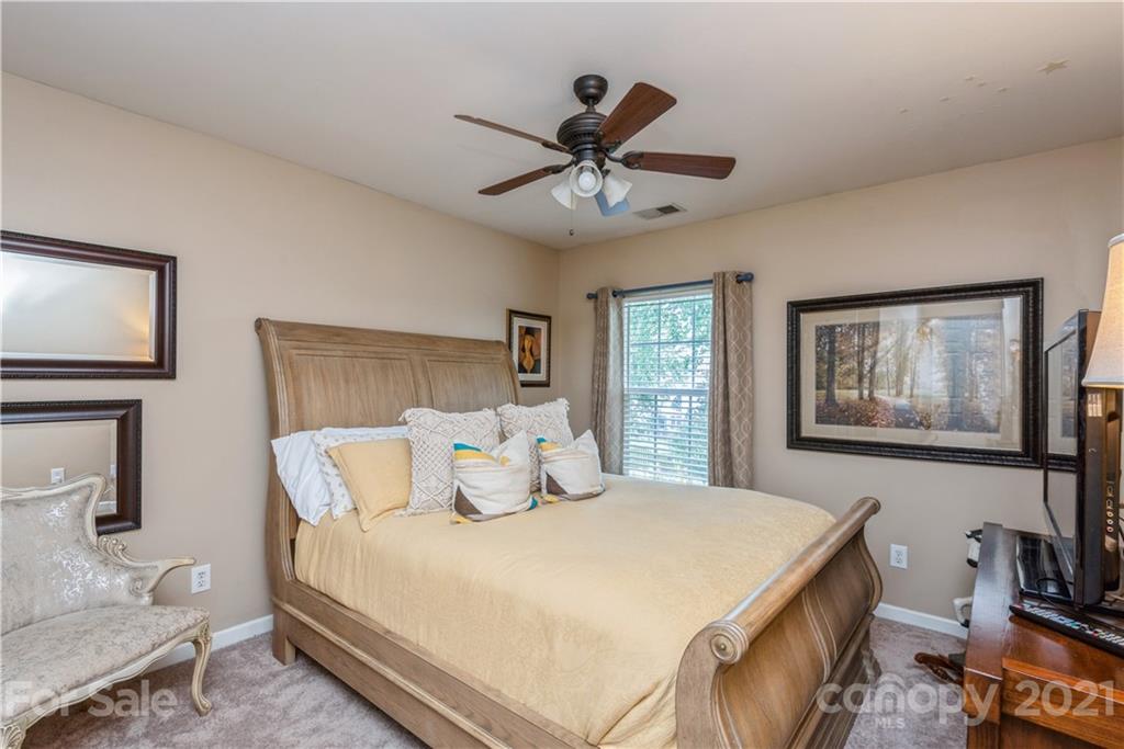 2129 Winthorp Ridge Road, Unit 286 Charlotte, NC 28270 - Photo 21 of 31 Gallery Image 21