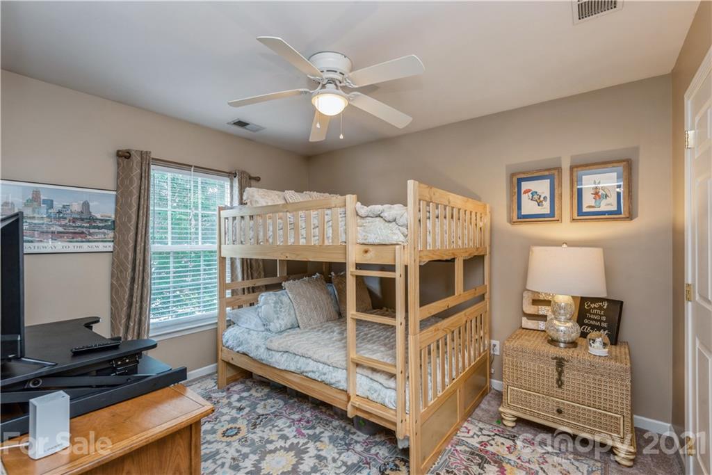 2129 Winthorp Ridge Road, Unit 286 Charlotte, NC 28270 - Photo 23 of 31 Gallery Image 23