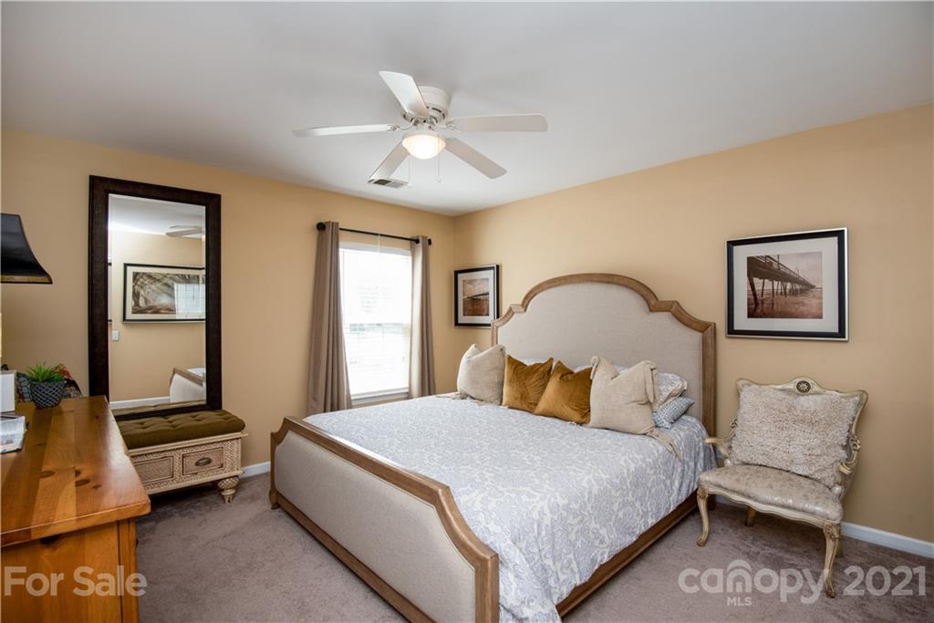 2129 Winthorp Ridge Road, Unit 286 Charlotte, NC 28270 - Photo 26 of 31 Gallery Image 26