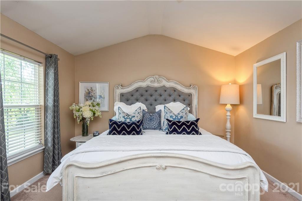 2129 Winthorp Ridge Road, Unit 286 Charlotte, NC 28270 - Photo 28 of 31 Gallery Image 28