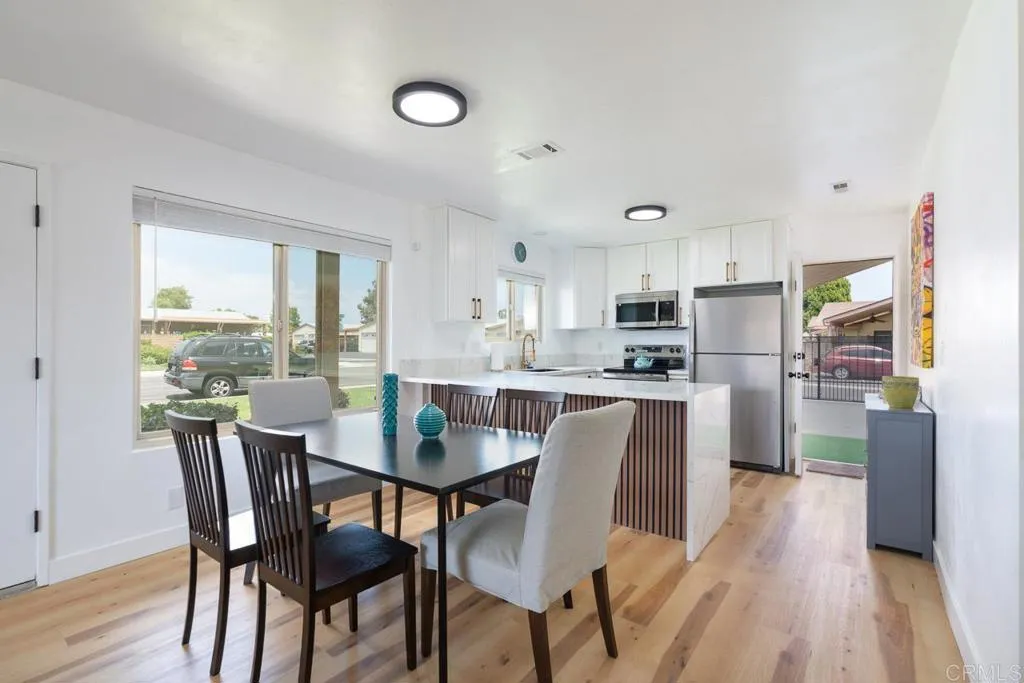1025 Plover Way, Unit 3 Oceanside, CA 92057 - Photo 3 of 28