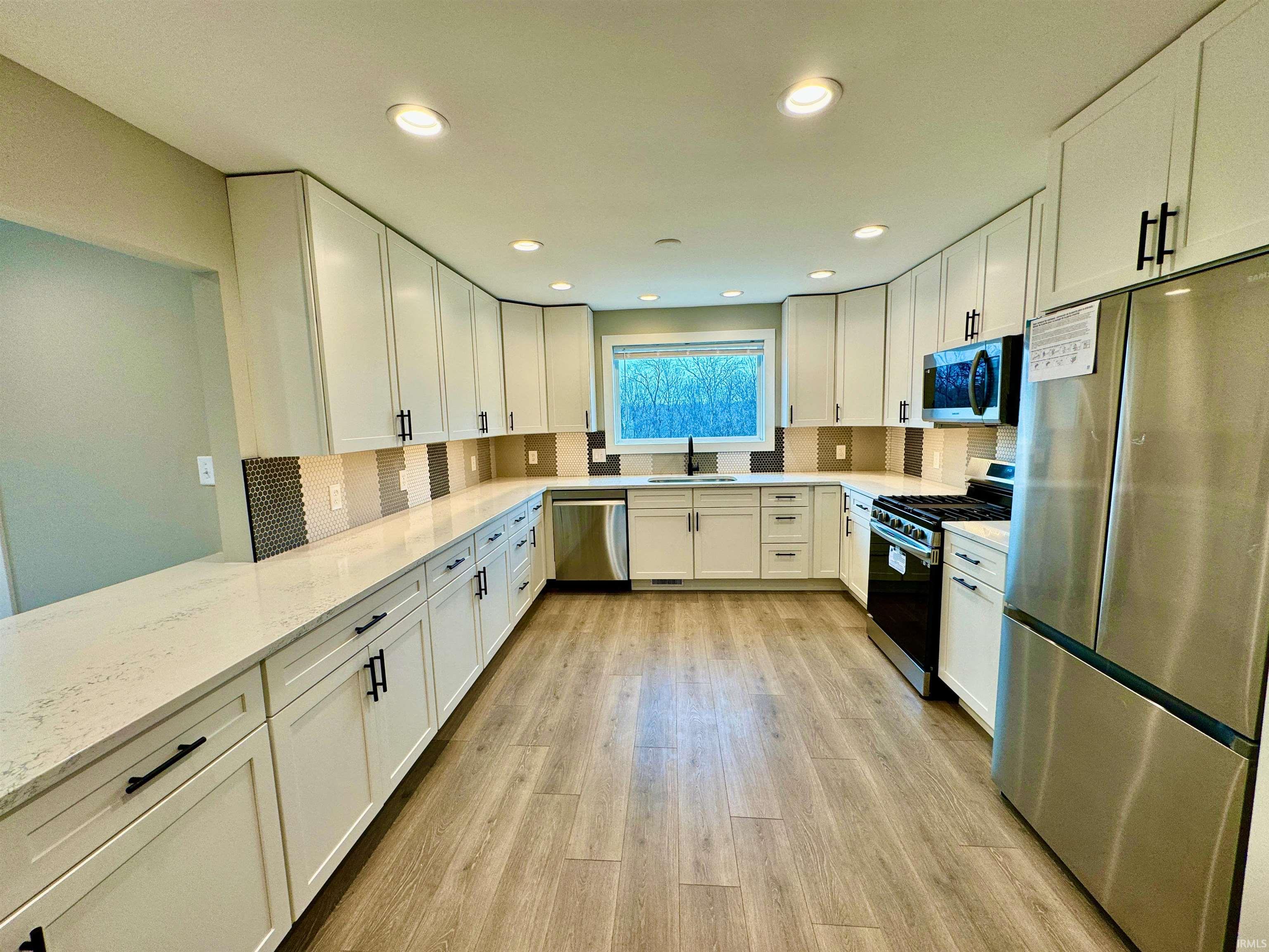 475 Boyd Lane Bedford, IN 47421 - Photo 2 of 19