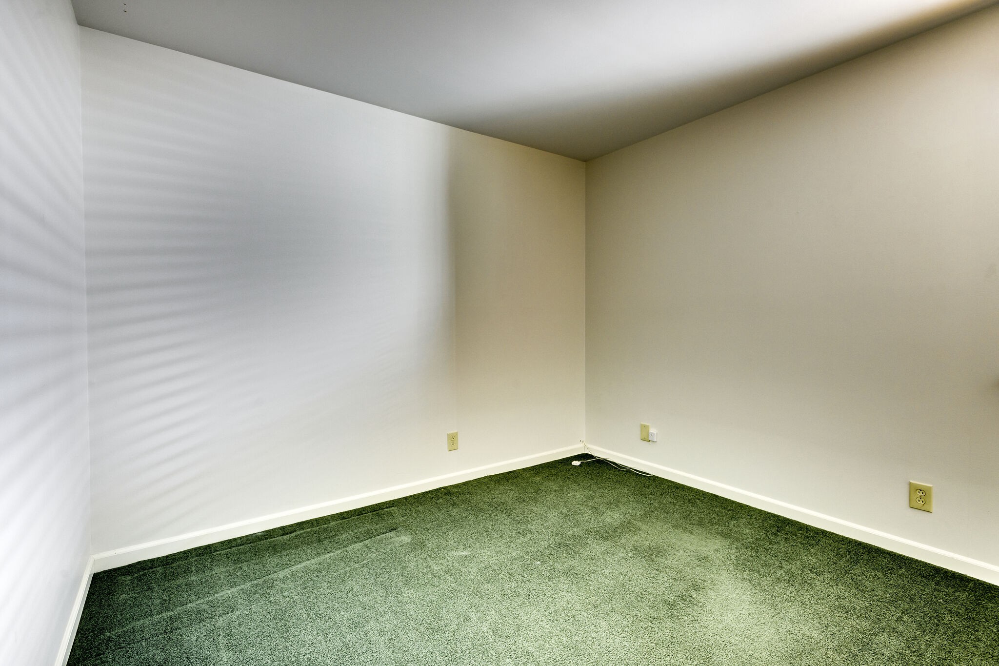 1126 General George Patton Road Nashville, TN 37221 - Photo 19 of 28 an empty room with a bench