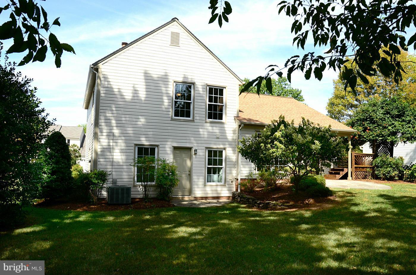 13364 Point Rider Lane Herndon, VA 20171 - Photo 23 of 29 Exterior (Rear)