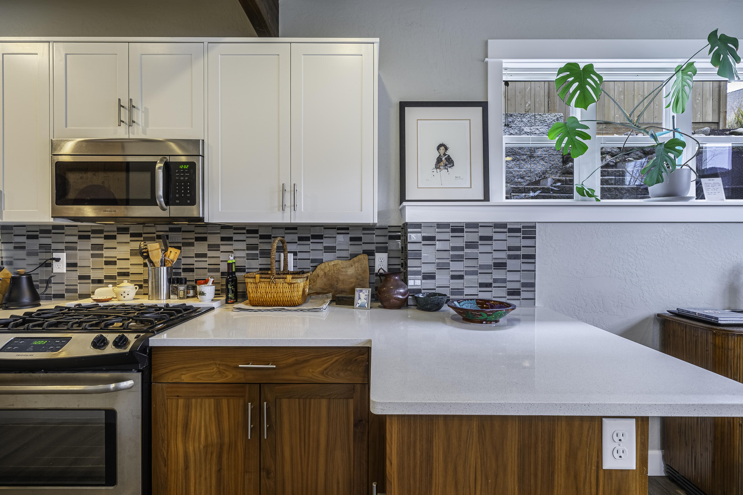 946 Stone Ridge Avenue Ashland, OR 97520 - Photo 13 of 26 DSC06350-Edit