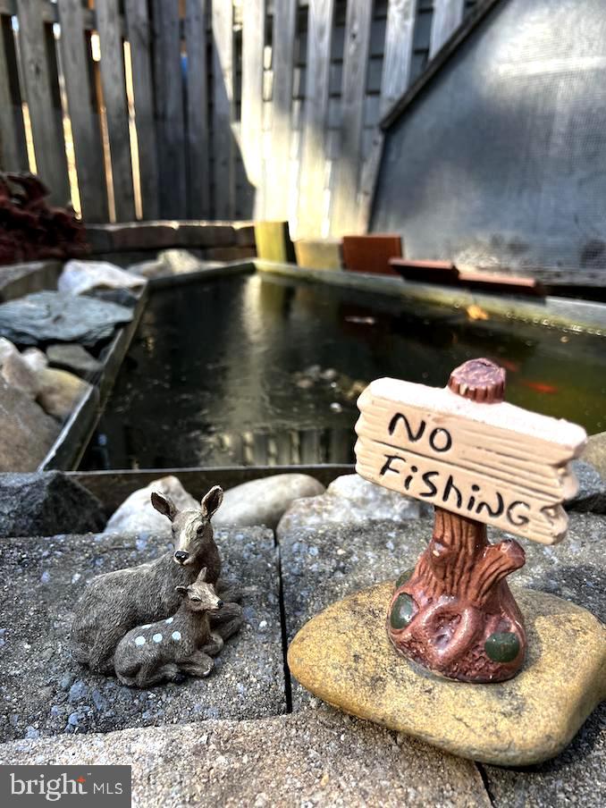 8318 Brookvale Court Springfield, VA 22153 - Photo 19 of 21 a close view of stove