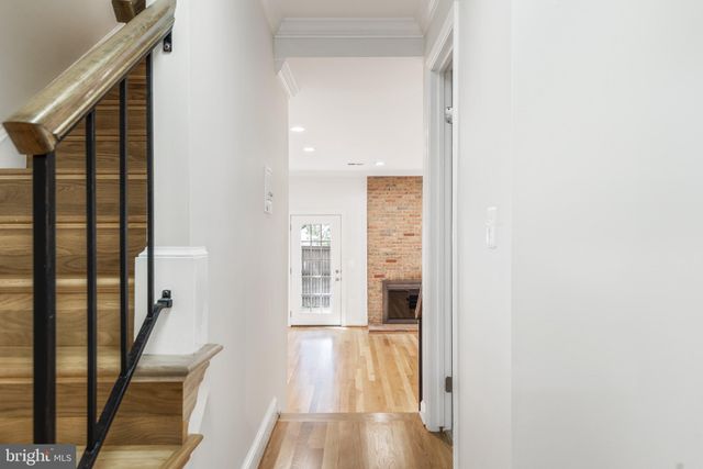 $589,000 | 252 Gretna Green Court, Alexandria, VA 22304