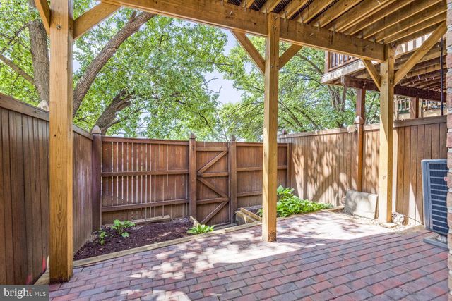 $589,000 | 252 Gretna Green Court, Alexandria, VA 22304