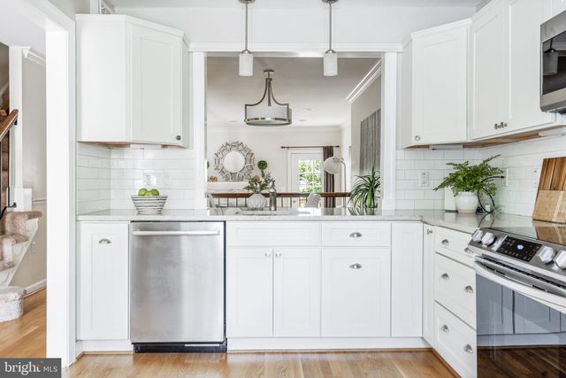 $589,000 | 252 Gretna Green Court, Alexandria, VA 22304