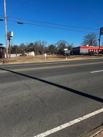 $470,000 | 3444 Greenwood Road, Shreveport, LA 71109