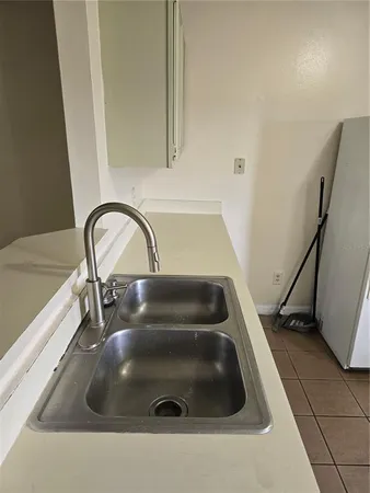 a close view of sink and tap