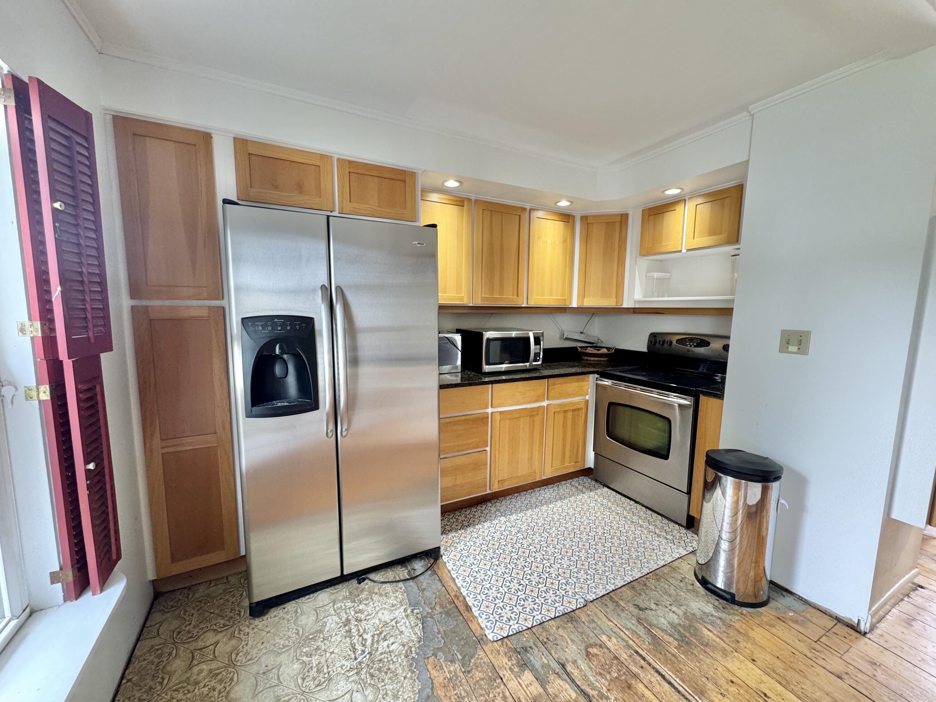 105 Main Street Bucksport, ME 04416 - Photo 11 of 32 20250701_182504745_iOS