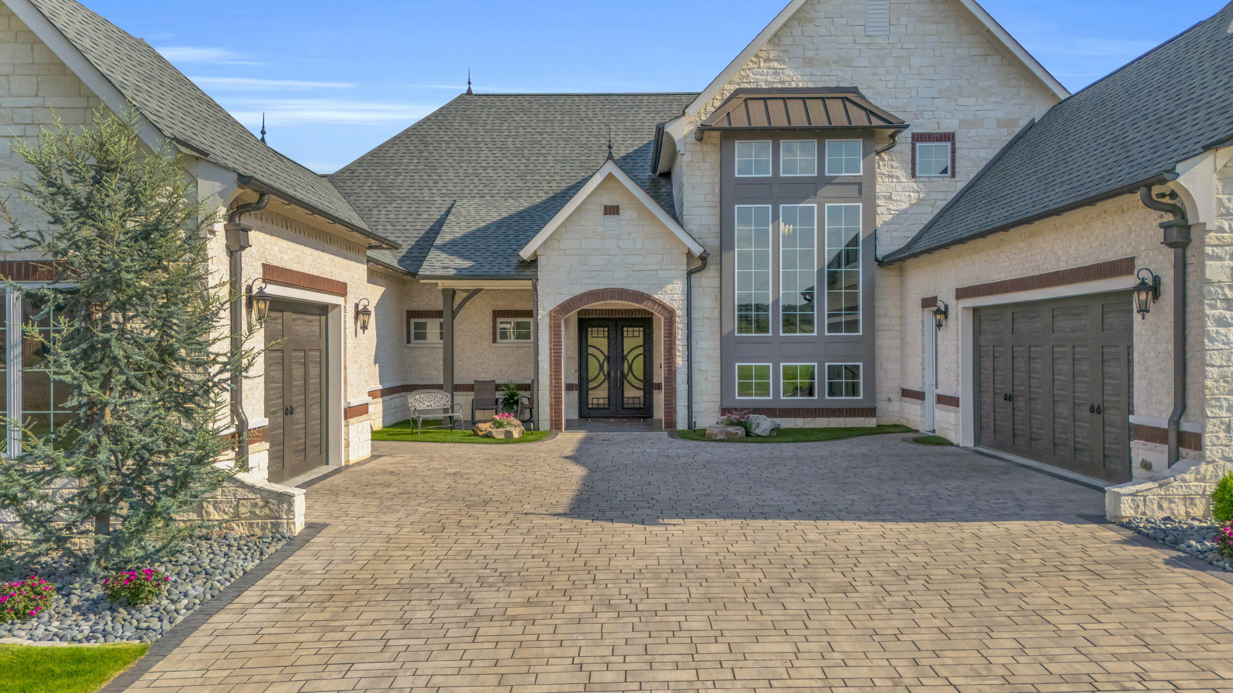 290 Edgewater Way Jasper, TN 37347 - Photo 12 of 134 Front / Driveway