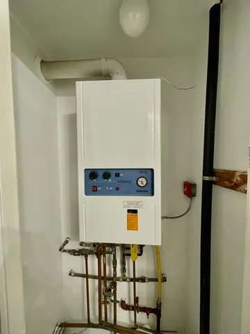 $2,100 | 92 West Main Street, Unit 3, Vernon, CT 06066