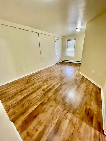 $2,100 | 92 West Main Street, Unit 3, Vernon, CT 06066