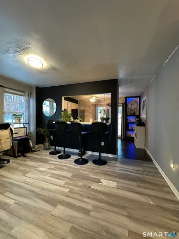 $2,595 | 203 Oakland Street, Unit F, Manchester, CT 06042