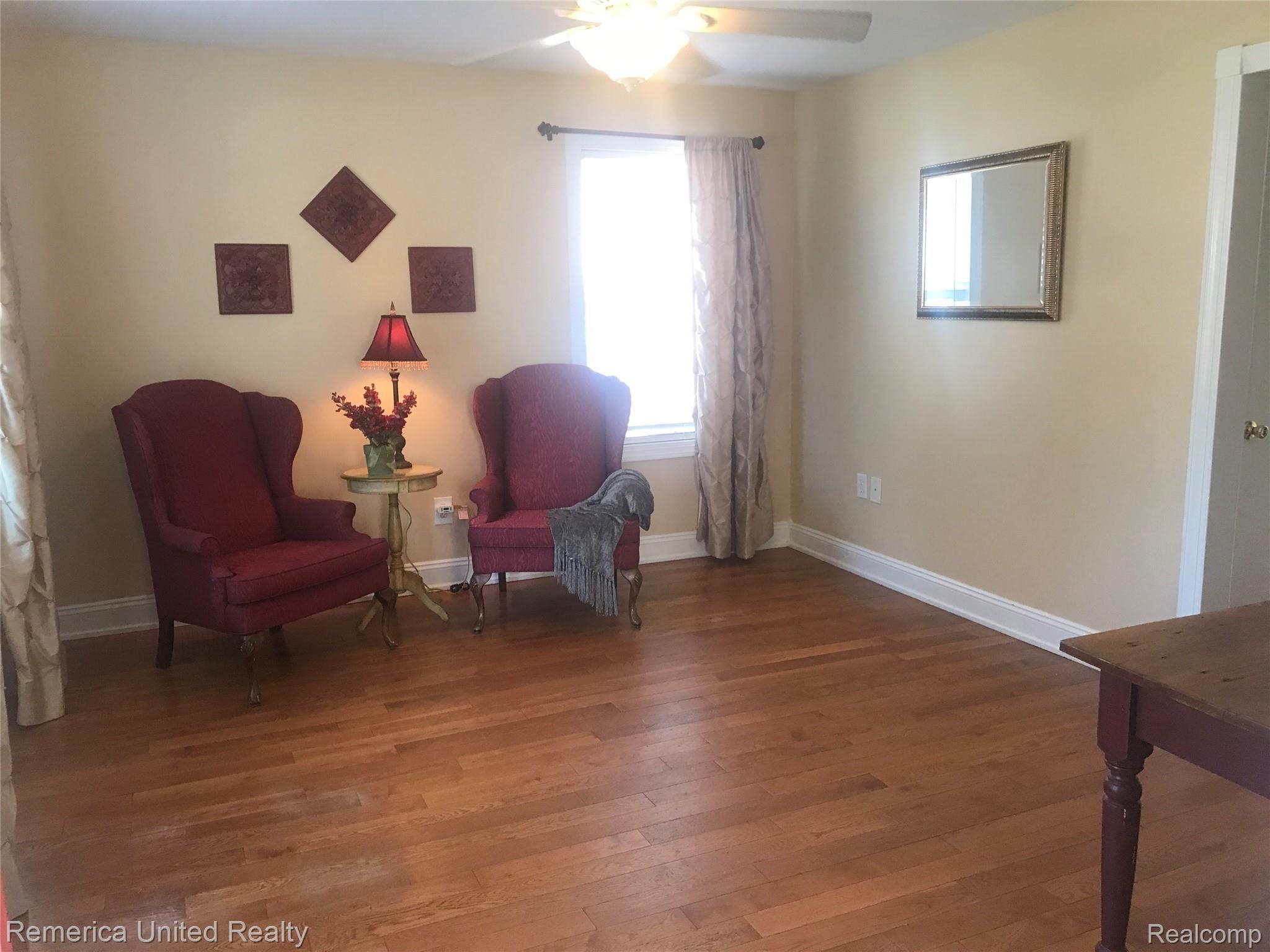 221 Linden Road Pontiac, MI 48341 - Photo 2 of 28 IMG_5901.JPG