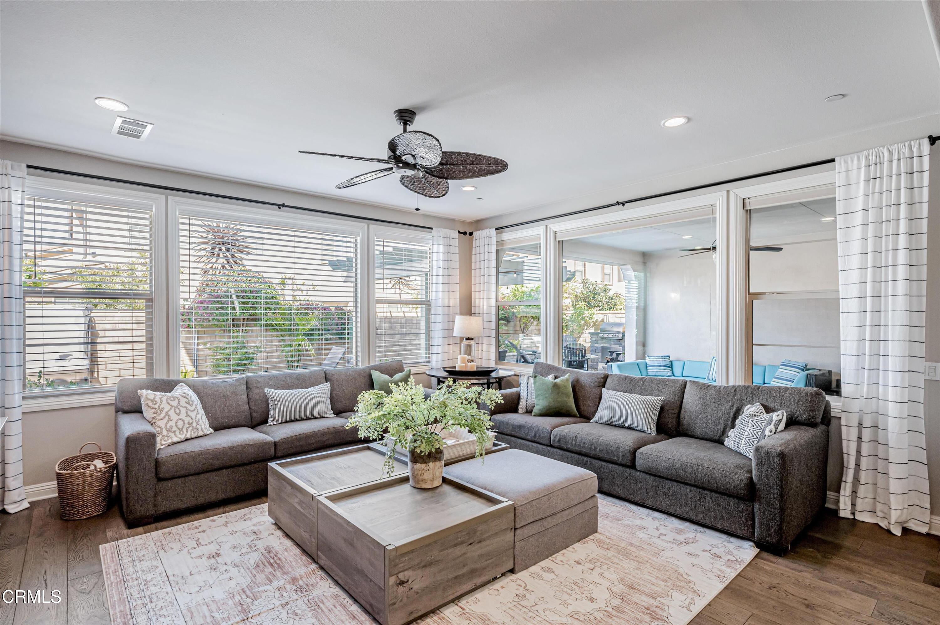 563 Bloomfield Place Camarillo, CA 93012 - Photo 16 of 69 007_563BloomfieldPlace