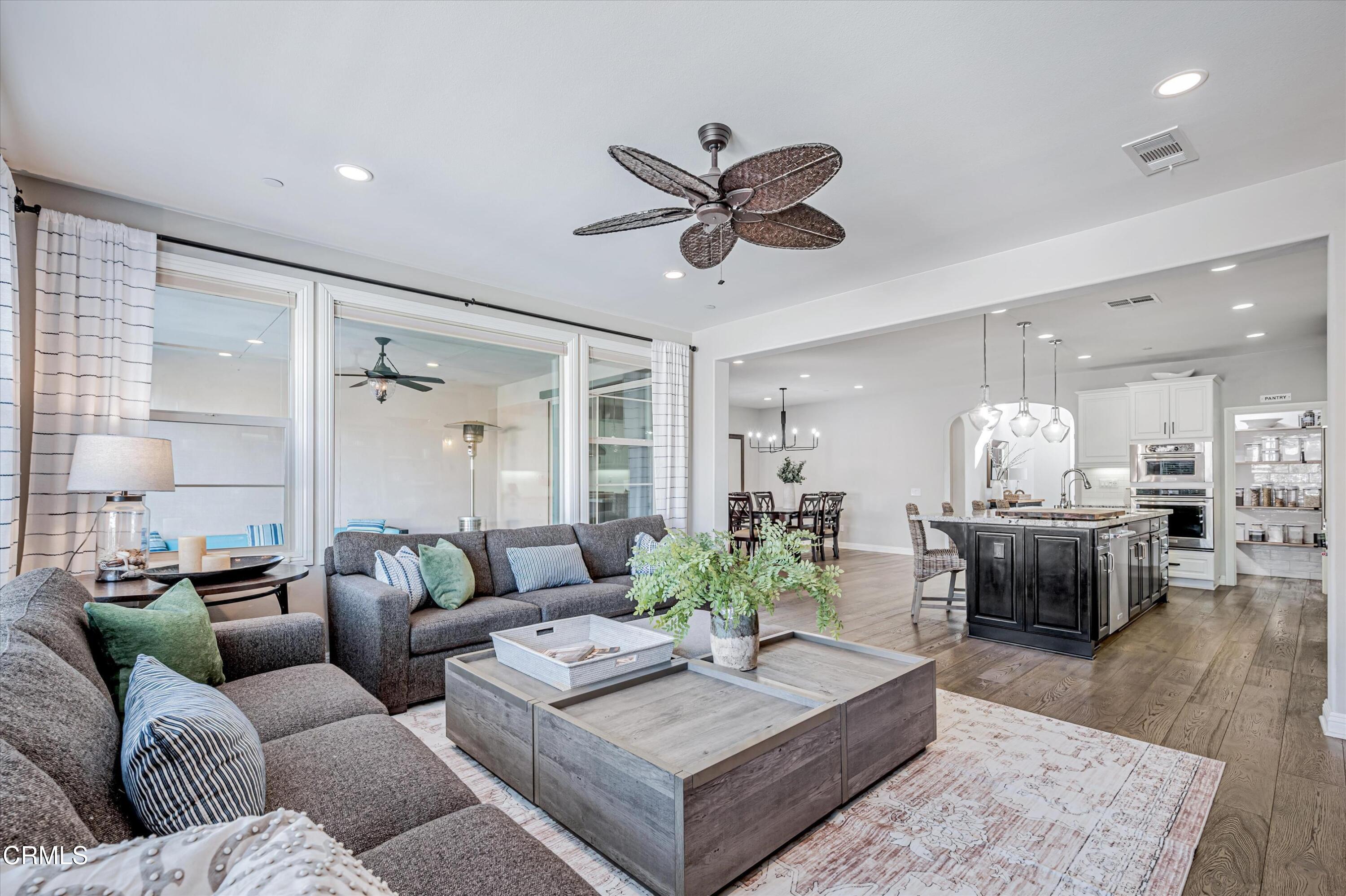 563 Bloomfield Place Camarillo, CA 93012 - Photo 19 of 69 010_563BloomfieldPlace