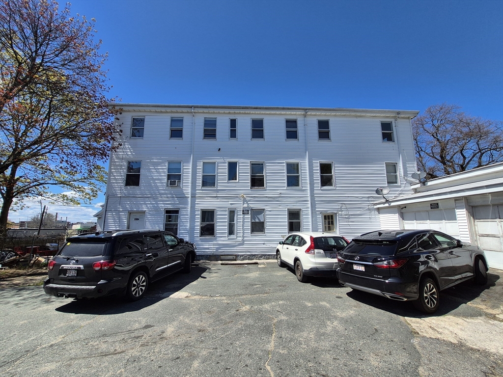 155 R Washington Street, Unit 3 Peabody, MA 01960 - Photo 1 of 17