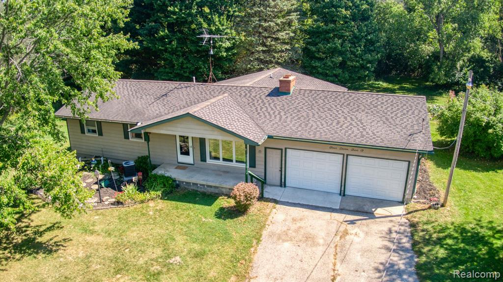 4750 North Nicholson Road Fowlerville, MI 48836 - Photo 1 of 31