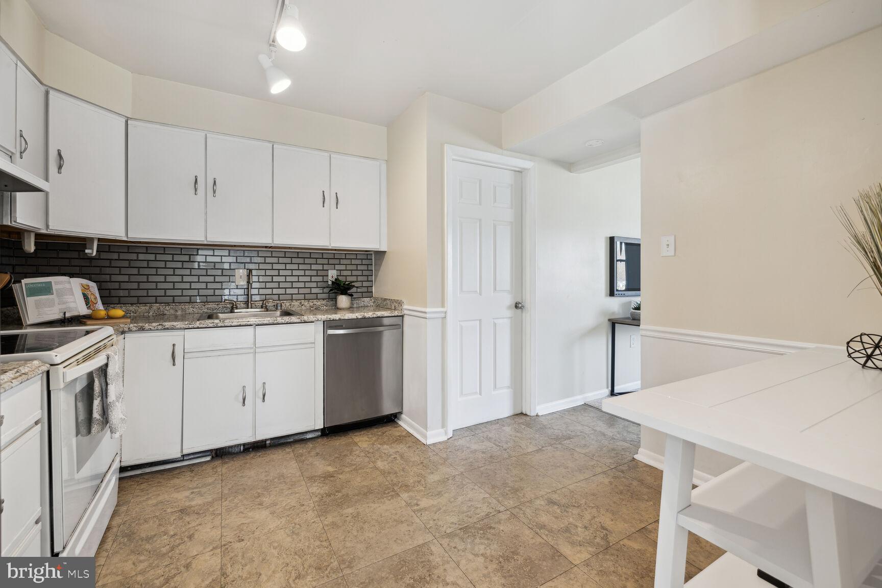 365 River Road Arnold, MD 21012 - Photo 6 of 19