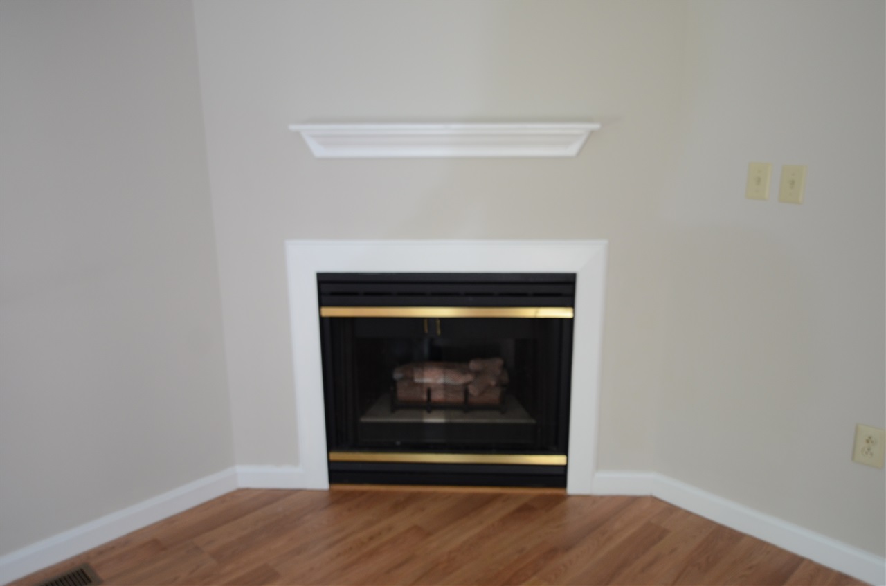 30 Charter Street, Unit 13 Exeter, NH 03833 - Photo 8 of 32