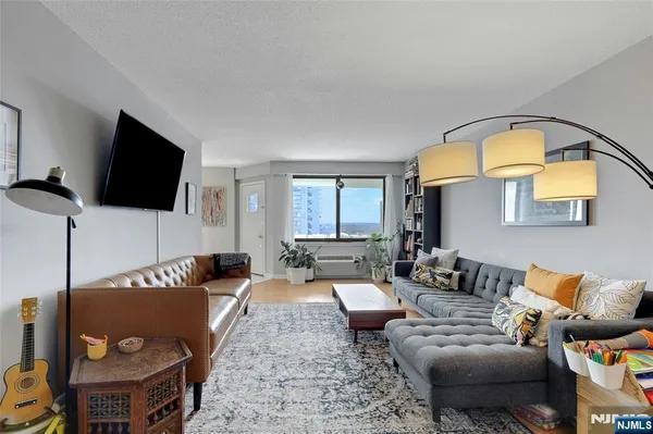 $279,000 | 307 Prospect Avenue, Unit 14I, Hackensack, NJ 07601