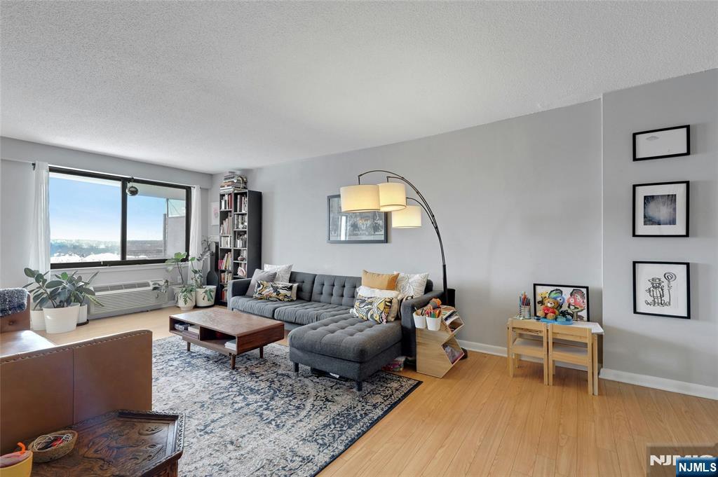 307 Prospect Avenue, Unit 14I Hackensack, NJ 07601 - Photo 2 of 18