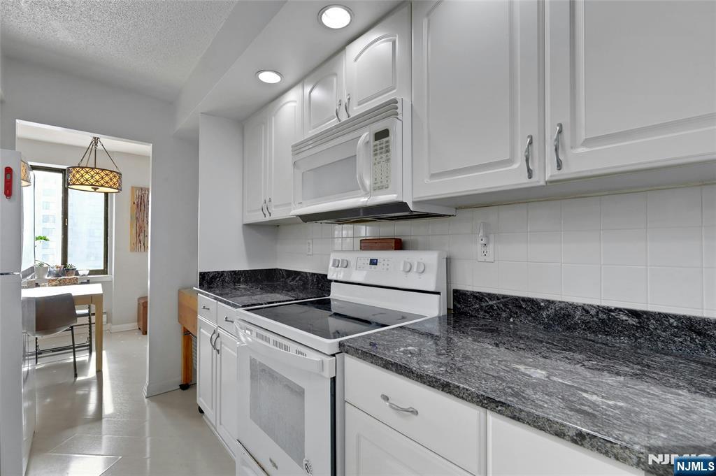 307 Prospect Avenue, Unit 14I Hackensack, NJ 07601 - Photo 10 of 18