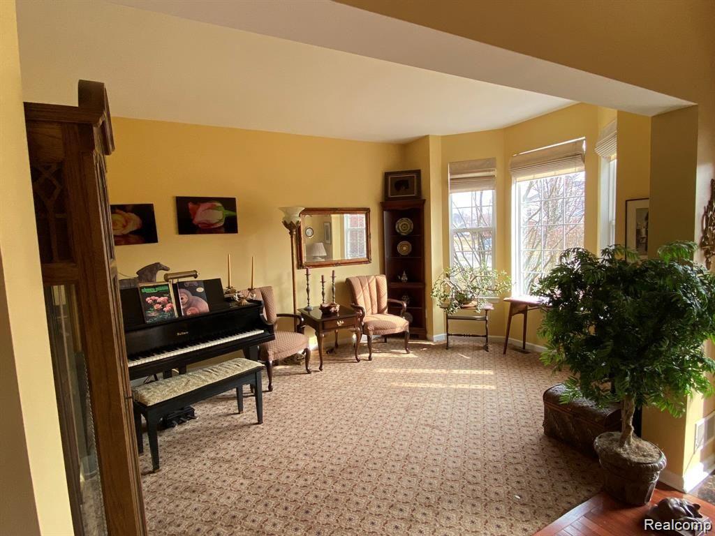 3310 Everett Drive Rochester, MI 48307 - Photo 2 of 16 image0 (1).jpeg