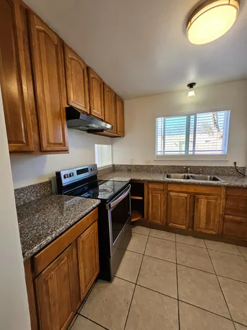 $370,000 | 829 Palm Circle, Tracy, CA 95376