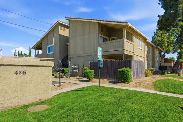 $209,999 | 426 Cherry Lane, Unit H, Manteca, CA 95337