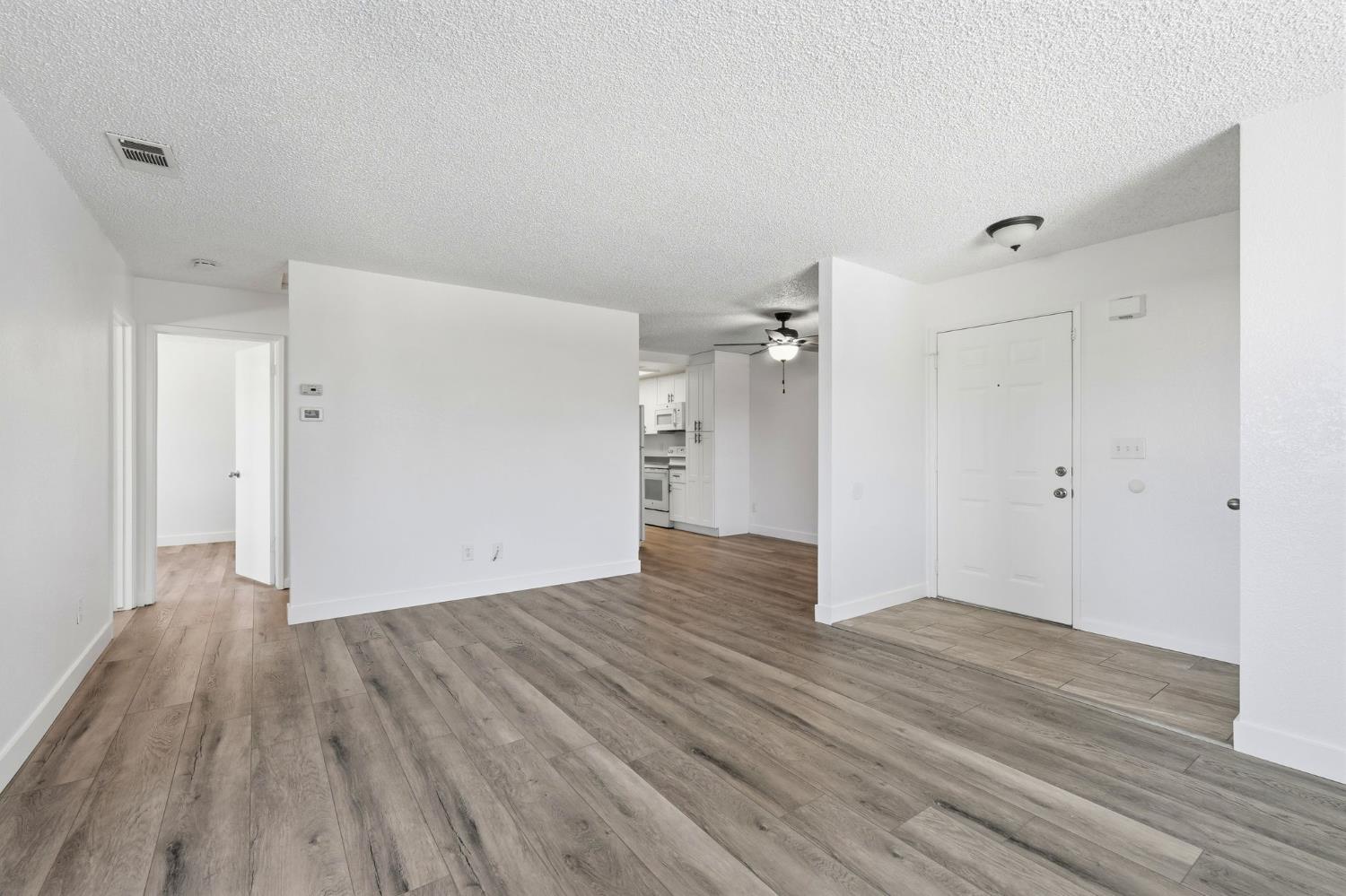 426 Cherry Lane, Unit H Manteca, CA 95337 - Photo 4 of 28