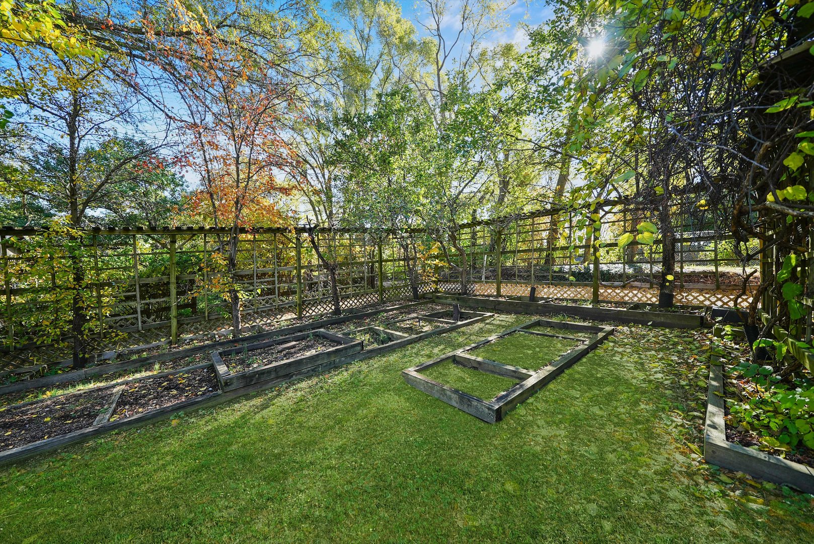 702 Bay Road McHenry, IL 60051 - Photo 20 of 37