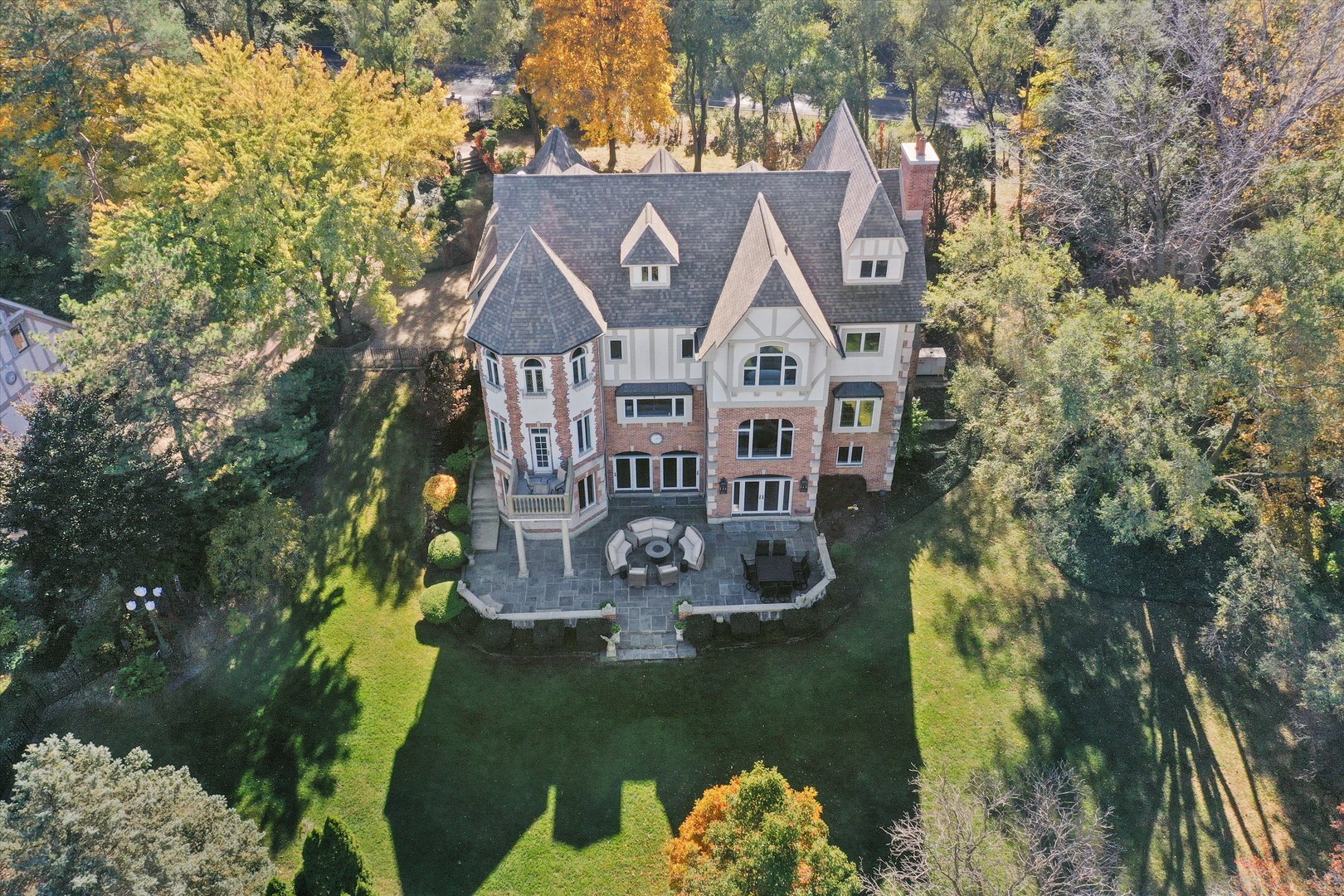 702 Bay Road McHenry, IL 60051 - Photo 2 of 37