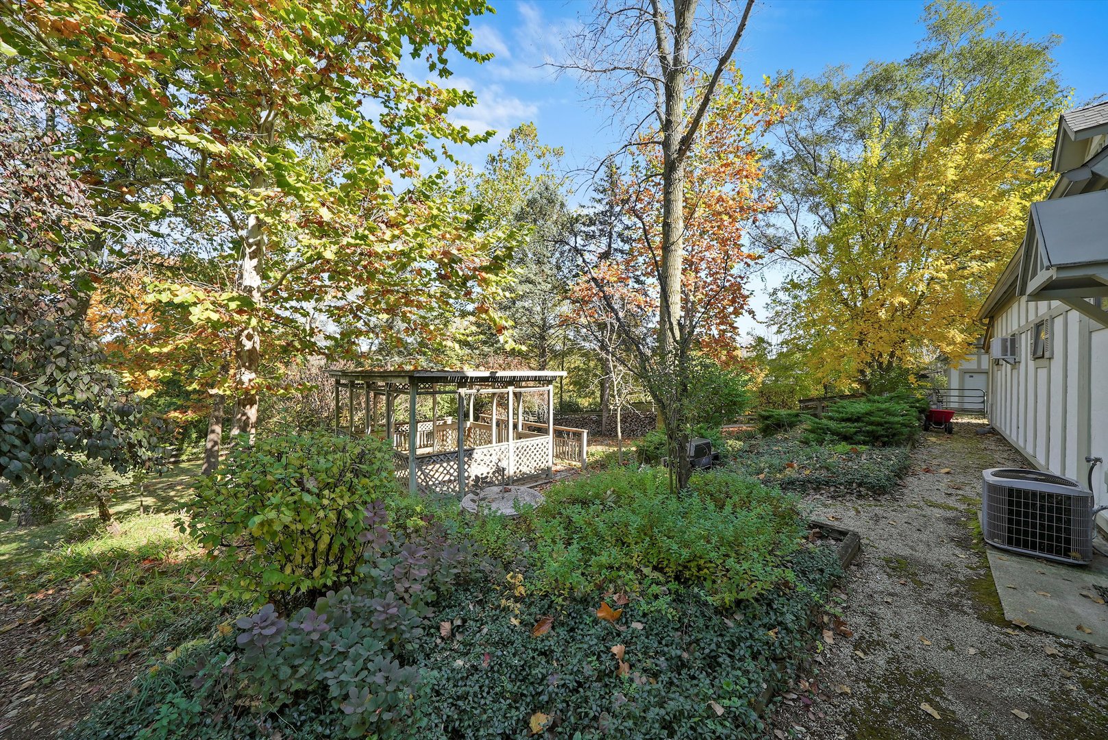 702 Bay Road McHenry, IL 60051 - Photo 26 of 37