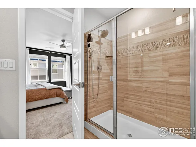 a en suite bathroom with a shower