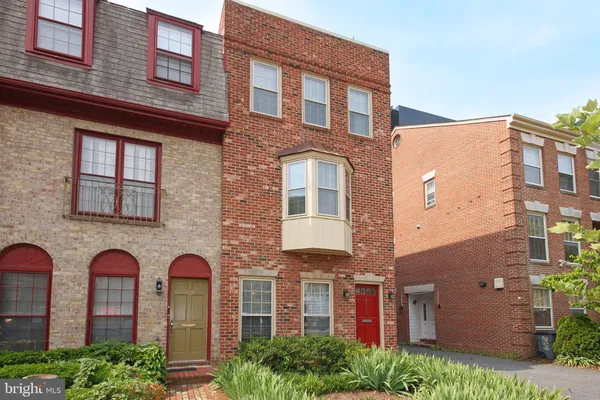 $4,100 | 2312 L Street Northwest, Unit 2, Washington, DC 20037