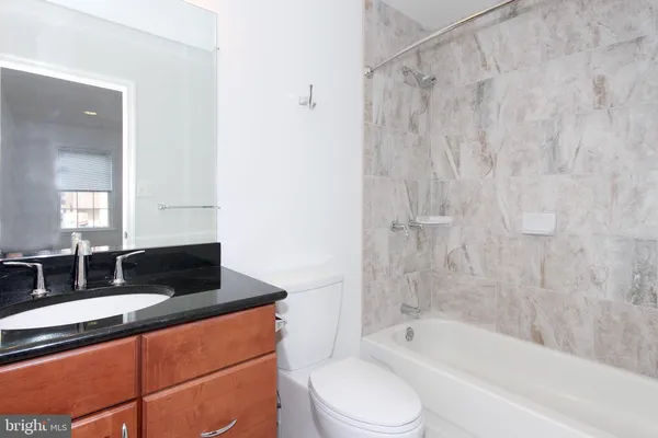 $4,100 | 2312 L Street Northwest, Unit 2, Washington, DC 20037