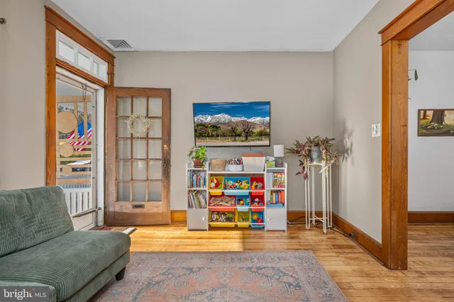 $279,000 | 19 East 2nd Avenue, Lititz, PA 17543