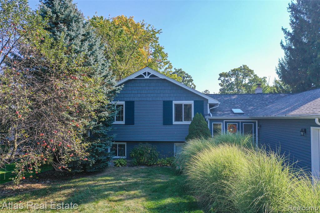 9449 Ridge Road Goodrich, MI 48438 - Photo 3 of 54 Gallery Image 3