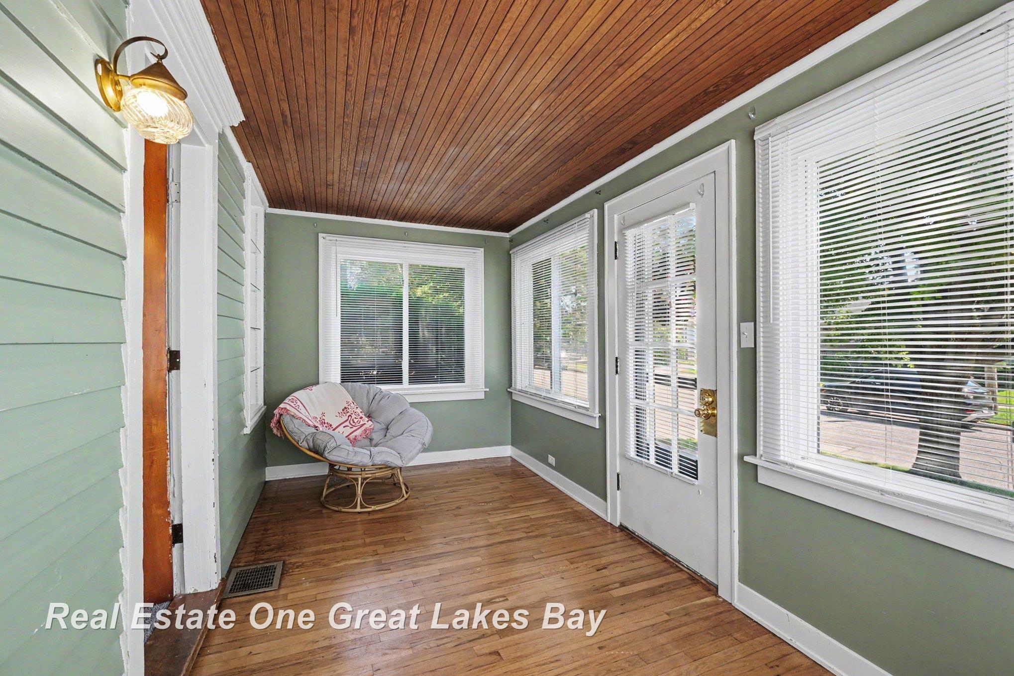 1008 South Sherman Street Bay City, MI 48708 - Photo 3 of 29 Gallery Image 3