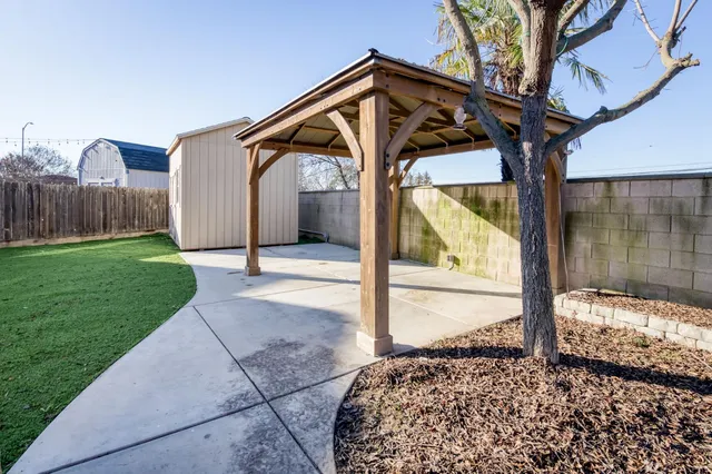 $510,000 | 169 Rosewood Avenue, Sanger, CA 93657