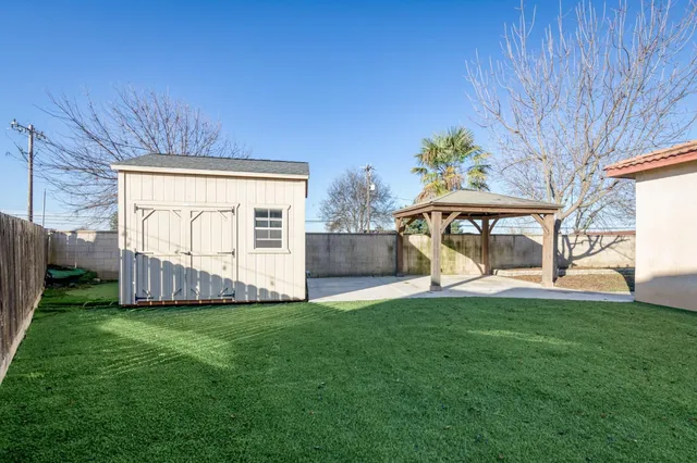 $510,000 | 169 Rosewood Avenue, Sanger, CA 93657