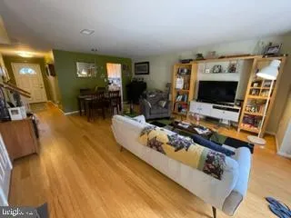 $2,450 | 8018 Revenna Lane, Springfield, VA 22153