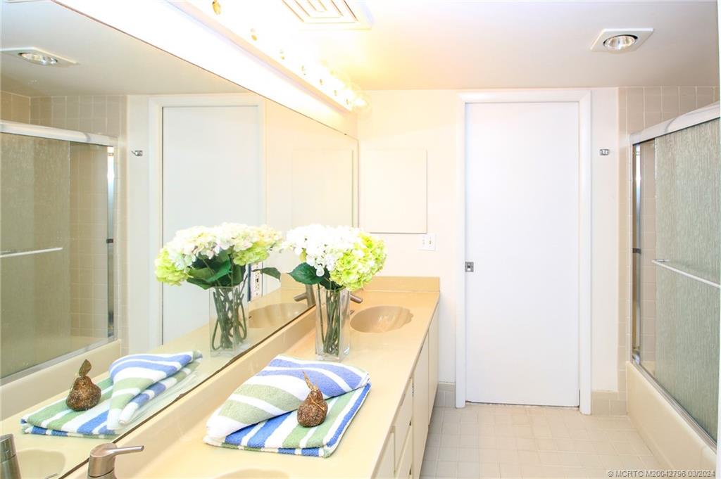 2641 Northeast Ocean Boulevard, Unit 101 Stuart, FL 34996 - Photo 31 of 41 a close view of dining table
